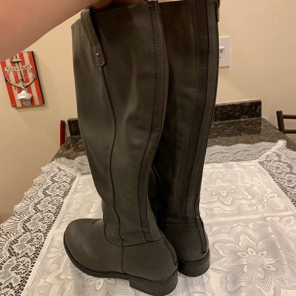 torrid Shoes - Torrid Knee High Boots in Gray Sz 10W